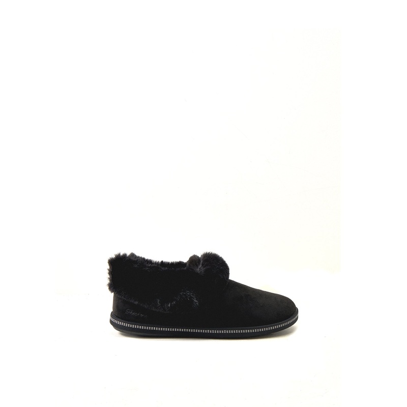 Cozy Campfire Slippers Black
