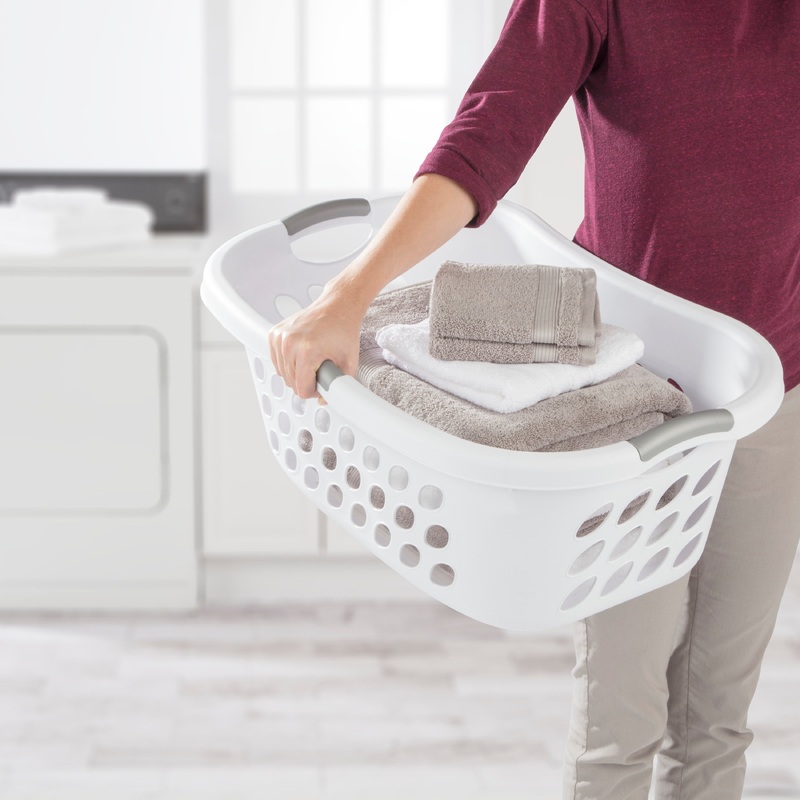 Sterilite 1.25 Bushel/ 44 Liter Ultra HipHold Laundry Basket