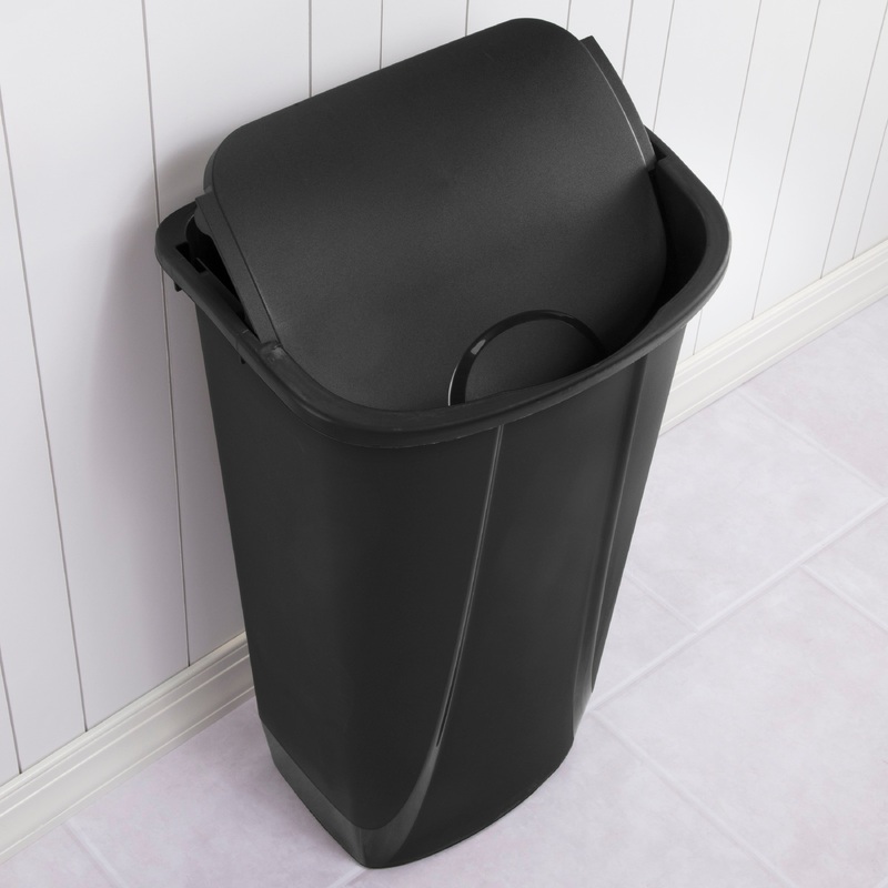 Sterilite 11 Gallon / 42 Liter SwingTop Wastebasket Black
